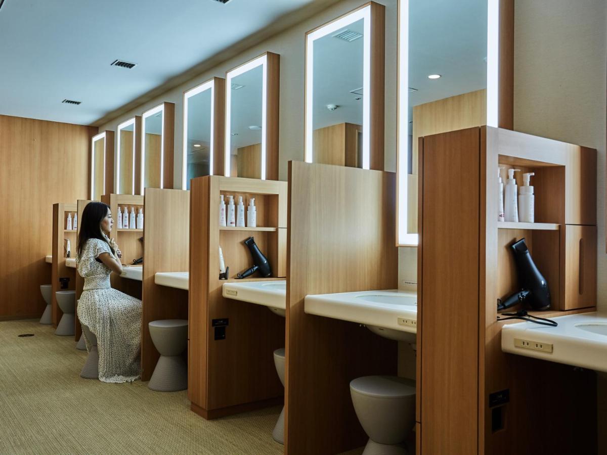 First Cabin Nishi Umeda โอซาก้า ภายนอก รูปภาพ